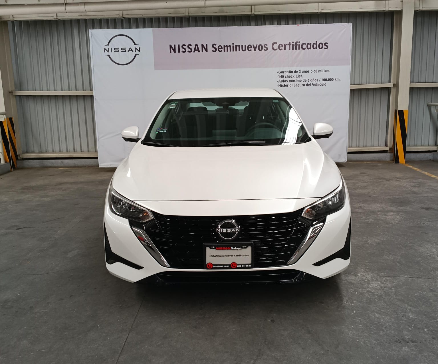 2024 Nissan SENTRA 4P ADVANCE L42.0 AUT in Blanco — front three-quarter view