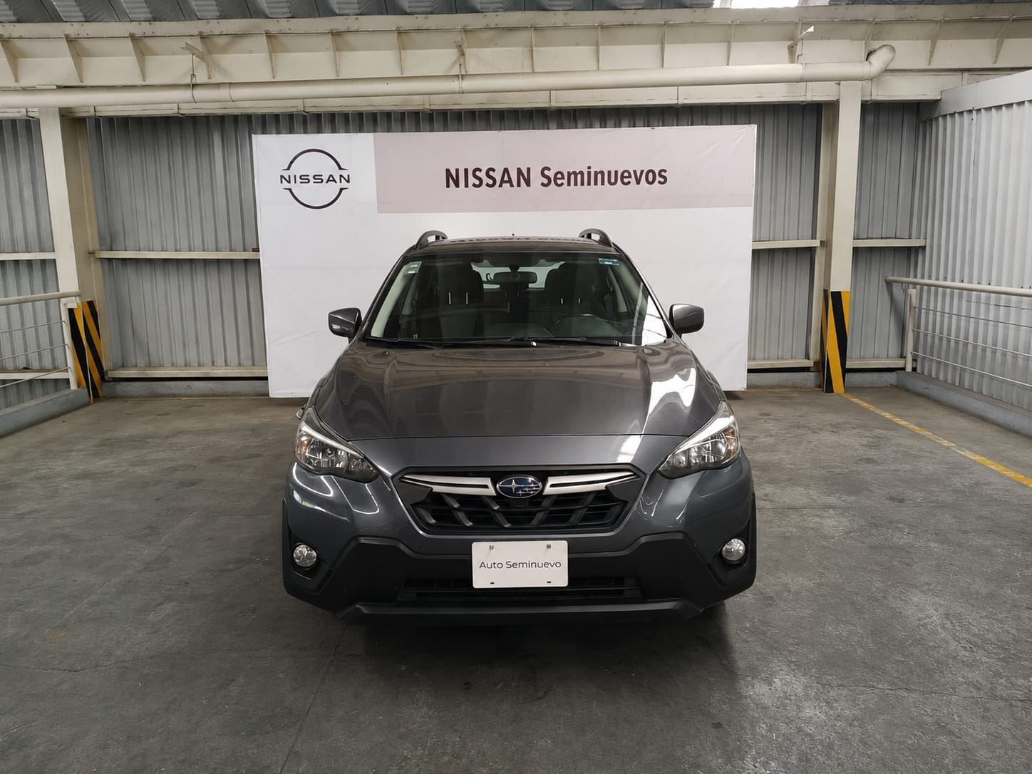 2021 Subaru XV 5 PTS XV PREMIUM 20L 152 HP TM6 RA-17 in Gris — front three-quarter view
