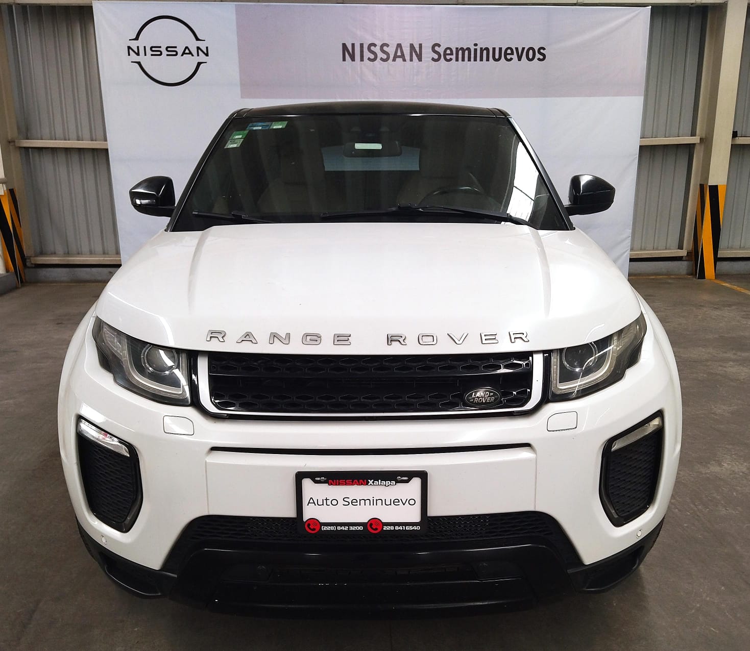 2016 Land Rover RANGE ROVER EVOQUE 5 PTS SE DYNAMIC TA PIEL TP F NIEBLA XENON GPS RA-18 in Blanco — front three-quarter view